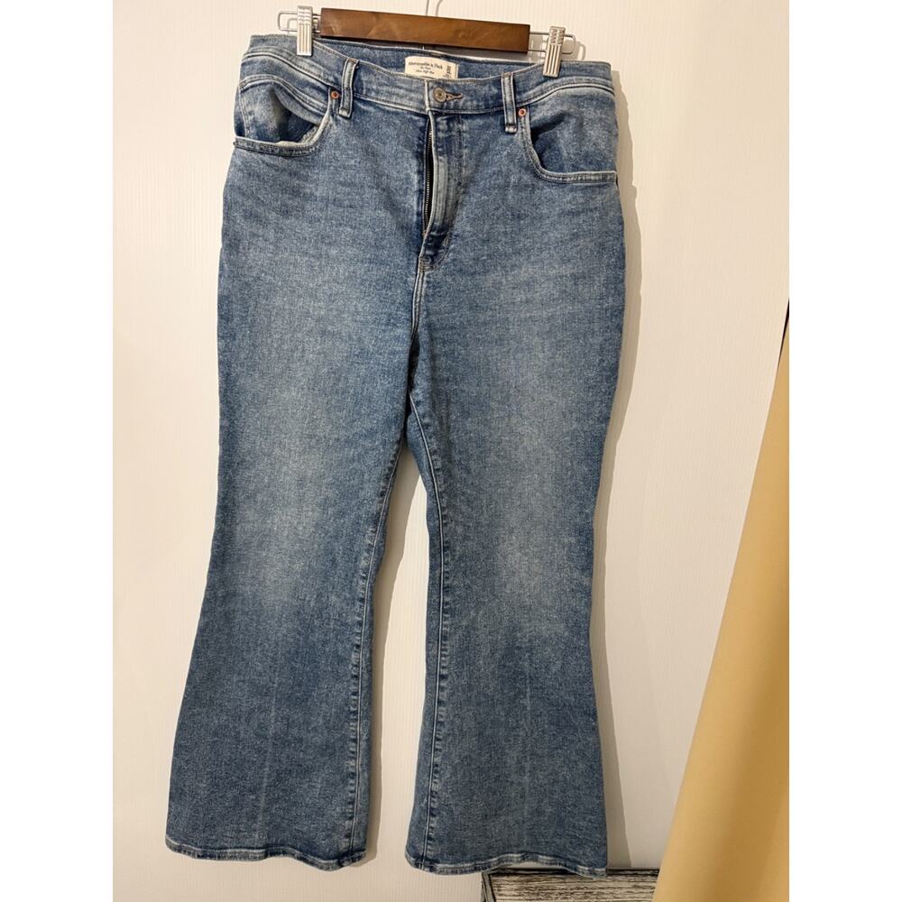 Abercrombie & Fitch Vintage Flare High Rise Jeans Women’s Size 32 14s